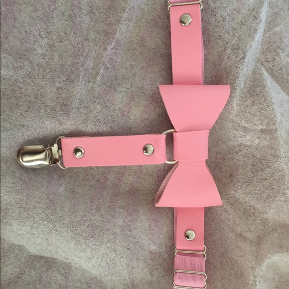 NWT Faux Leather Pink Bow Garter - Picture 4 of 4